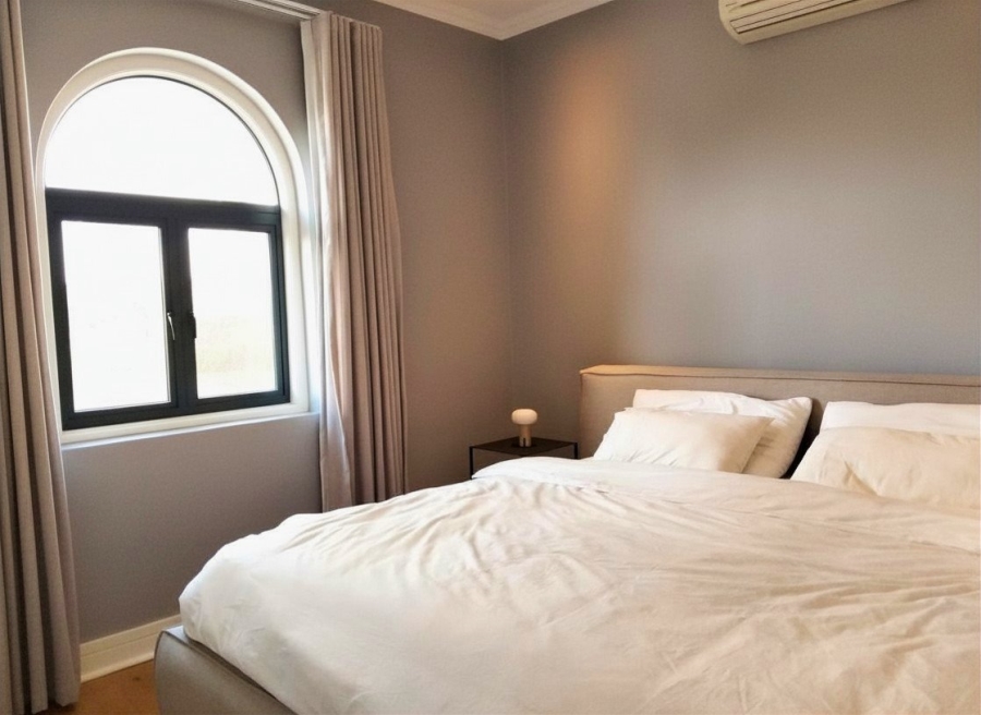 To Let 2 Bedroom Property for Rent in Green Point Western Cape